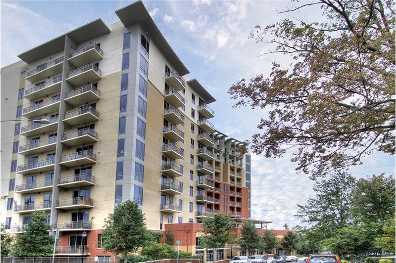 701 Royal Ct-Unit -Unit 312 in Charlotte, NC - Building Photo