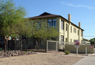 Knickerbocker Apartments in Phoenix, AZ - Building Photo - Building Photo