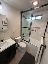 630 E San Antonio Dr, Unit #1 in Long Beach, CA - Foto de edificio - Building Photo