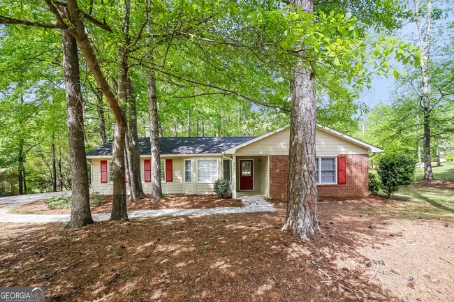 property at 606 Hamlet Ct SE