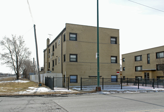 5701 W 55th St in Chicago, IL - Building Photo - Building Photo