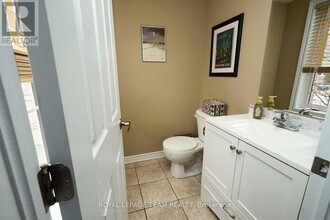 207 Burnaby Dr in Ottawa, ON - Building Photo - Building Photo