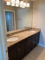 427 NE 17th Ave in Cape Coral, FL - Building Photo