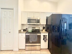 481 Dove Dr in Poinciana, FL - Building Photo - Building Photo