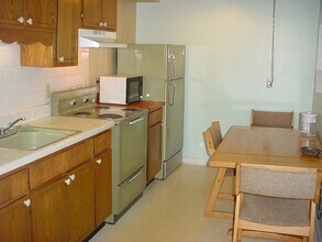 130 S Estes Dr in Chapel Hill, NC - Building Photo - Building Photo