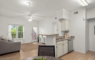 23500 Walden Center Dr in Bonita Springs, FL - Building Photo