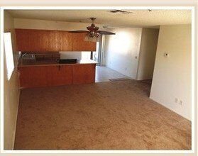 28710 Landau Blvd in Cathedral City, CA - Foto de edificio - Building Photo