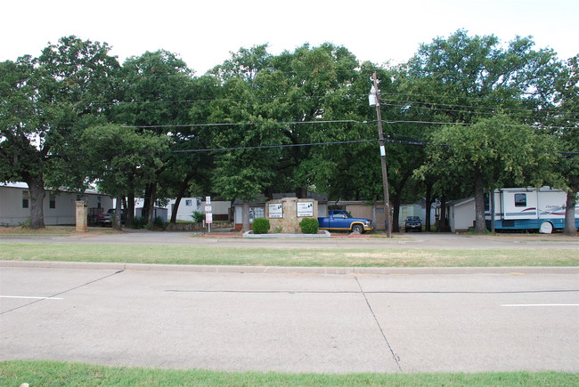 Stone Tree MHC in Irving, TX - Building Photo - Building Photo