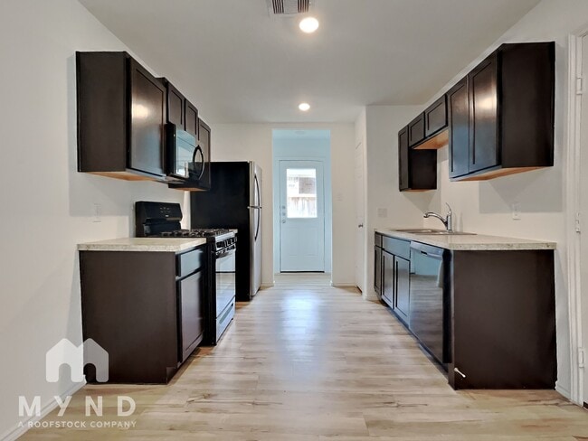 4230 Magnolia Bay Dr in Baytown, TX - Foto de edificio - Building Photo