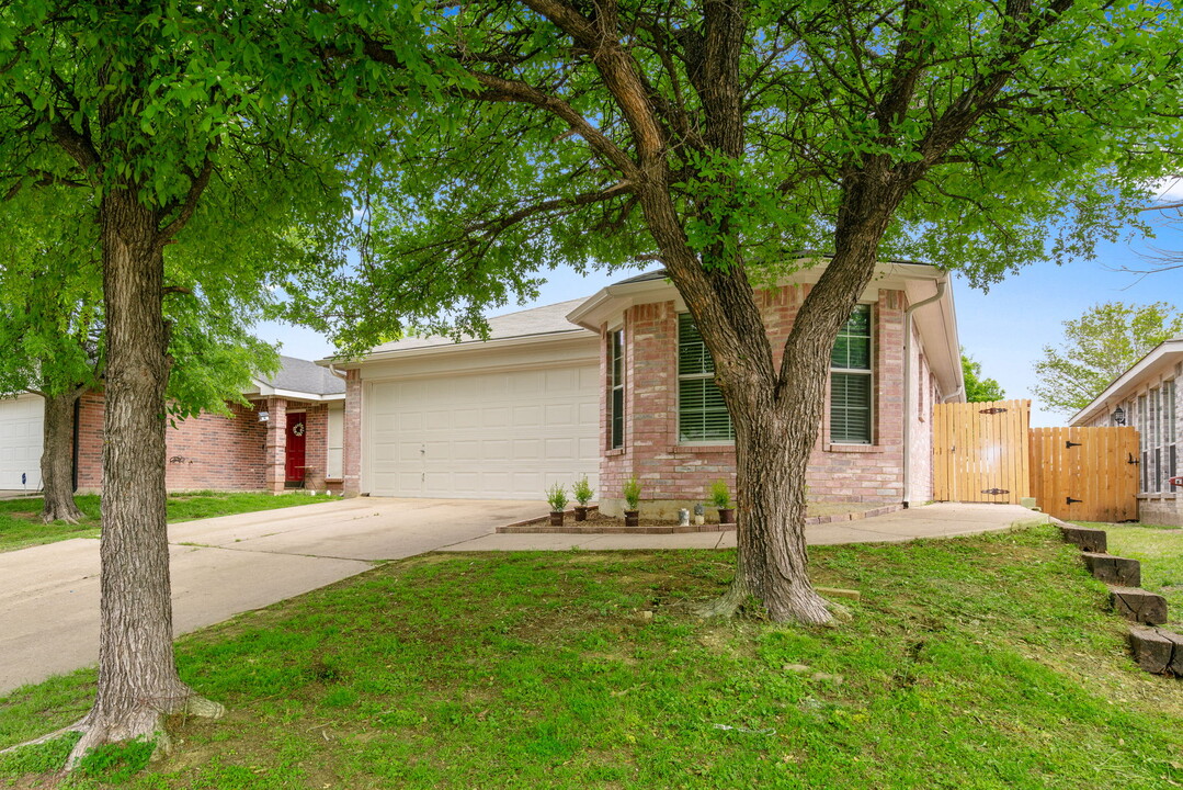 4302 Comer St in Denton, TX - Building Photo