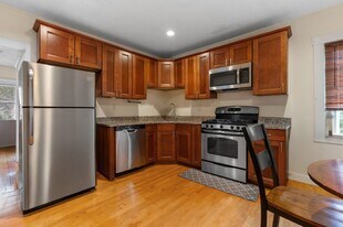 79-81-81 Vernon St in Waltham, MA - Building Photo