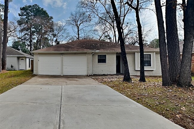 property at 16 W Bigelow Oak Ct