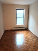 240 E 23rd St, Unit 4a in New York, NY - Building Photo - Building Photo