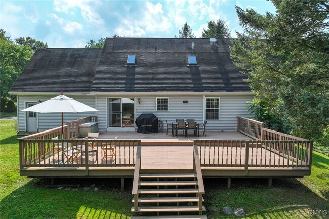 property at 871 Franklin Rd