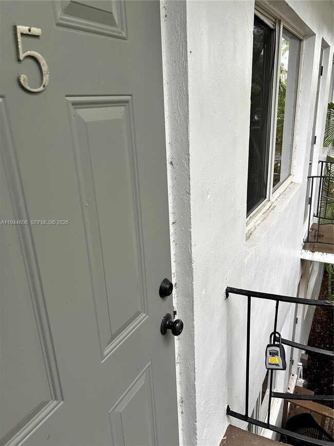 92 Hendricks Isle in Fort Lauderdale, FL - Building Photo - Building Photo