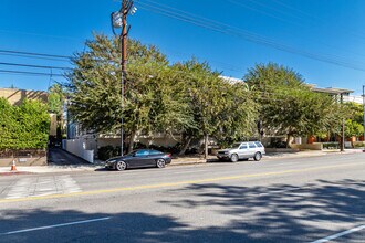 14637 Magnolia Blvd in Van Nuys, CA - Building Photo - Building Photo