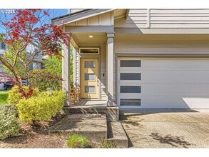 12357 SE Goali Ct in Happy Valley, OR - Foto de edificio - Building Photo