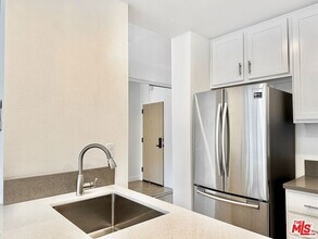 999 N Doheny Dr, Unit 904 in West Hollywood, CA - Building Photo - Building Photo