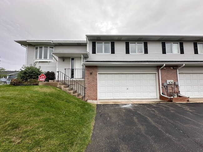 5332 Upper 147th St W