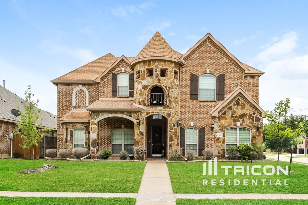 2963 Montalbo in Grand Prairie, TX - Building Photo