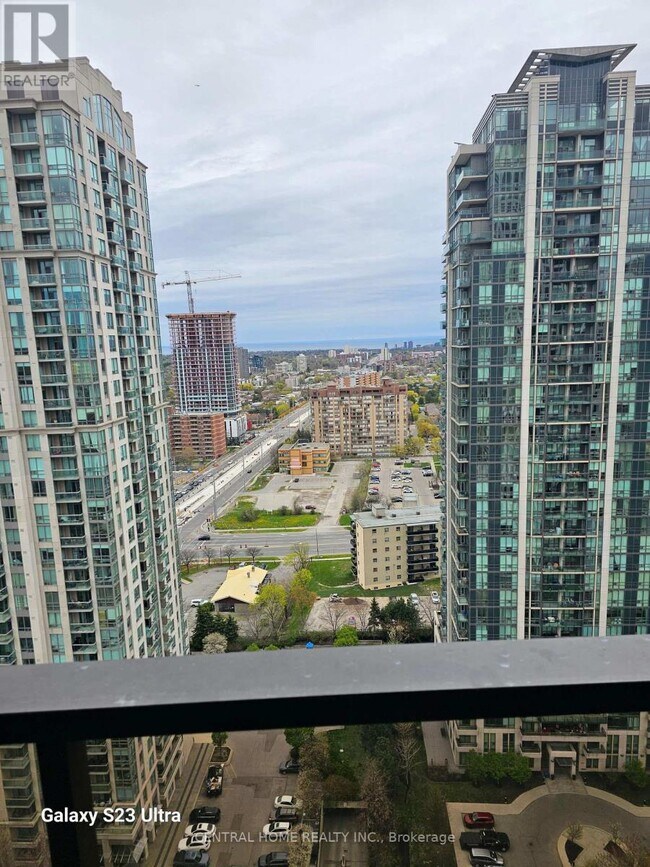 30-2230 Elm Dr W in Mississauga, ON - Building Photo - Building Photo
