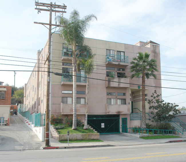 3020 Rowena Ave in Los Angeles, CA - Building Photo - Building Photo