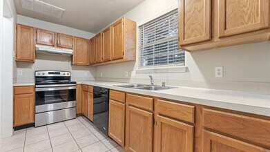 304 E Drake St in Fayetteville, AR - Building Photo - Building Photo