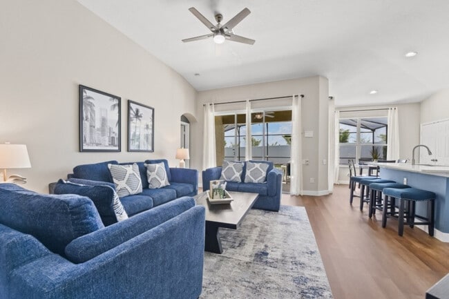 8022 King Palm Cir in Kissimmee, FL - Building Photo - Building Photo