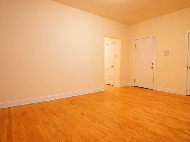 2651 N Milwaukee Ave in Chicago, IL - Building Photo - Building Photo