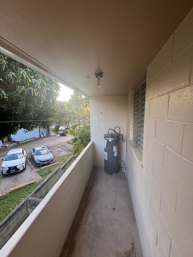 1245 Palolo Ave in Honolulu, HI - Building Photo - Building Photo