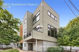 18875 Riversouth Terrace in Fairview Park, OH - Building Photo - Building Photo