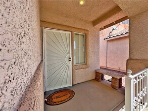 11040 Napa Ridge Dr in Las Vegas, NV - Building Photo - Building Photo