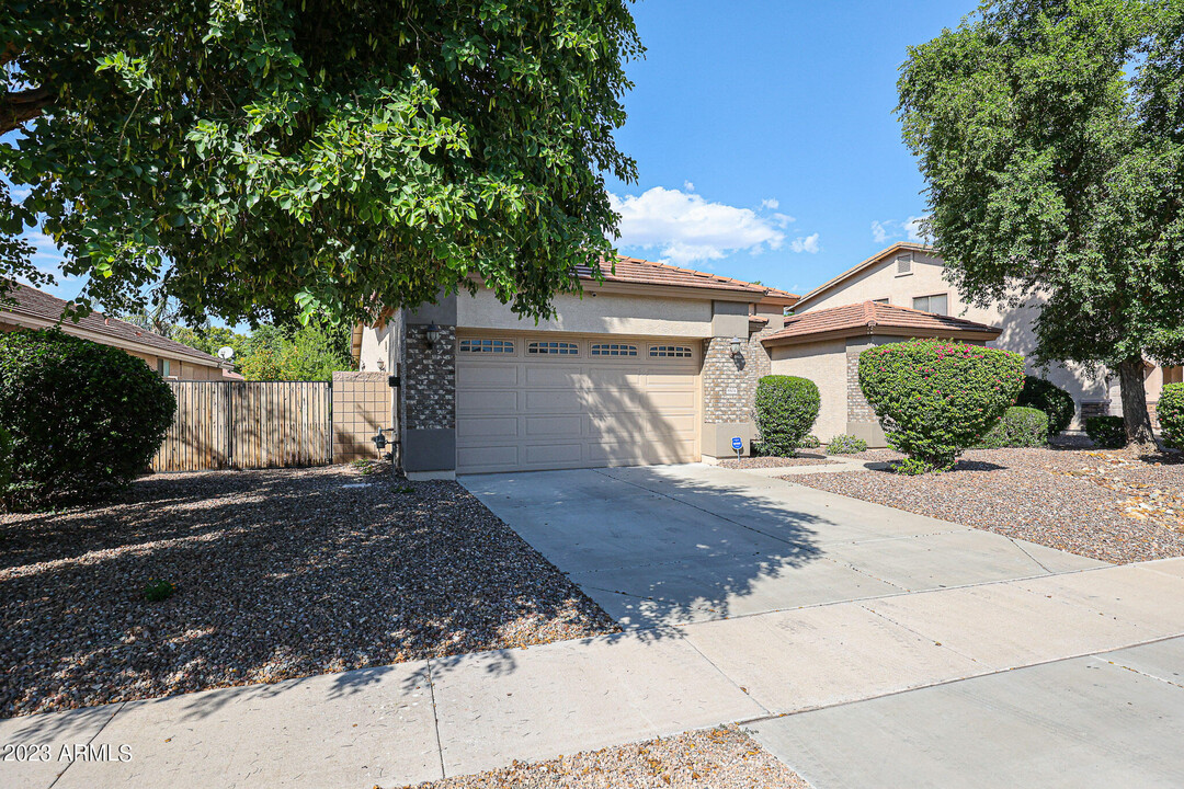 8804 W Glenn Dr in Glendale, AZ - Building Photo