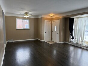 33042 Slocum Dr in Farmington, MI - Building Photo - Building Photo