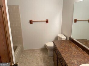 100 Sandown Dr in Peachtree City, GA - Building Photo - Building Photo
