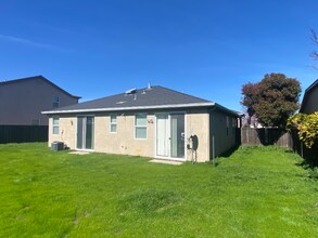 3338 Megan Way in Live Oak, CA - Building Photo - Building Photo