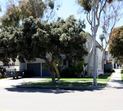 225 16th St in Huntington Beach, CA - Building Photo - Building Photo