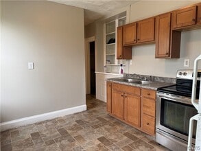 2012 Whitesboro St in Utica, NY - Building Photo - Building Photo