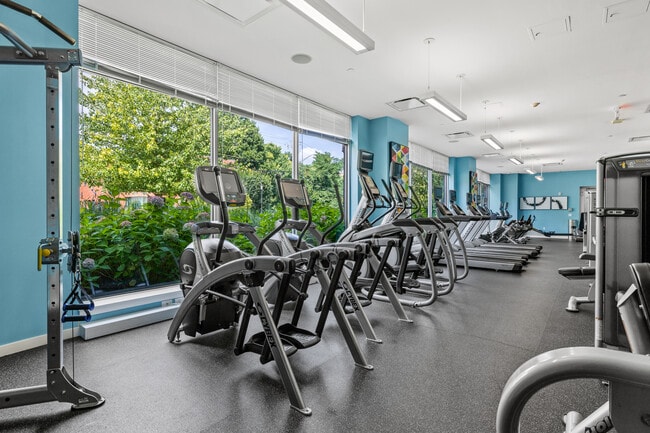 One Glover in Norwalk, CT - Foto de edificio - Interior Photo