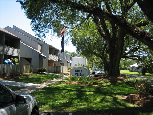 134 W Satsuma Ave in Foley, AL - Building Photo - Building Photo