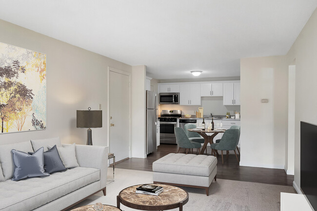 Parlmont Park Apartments in Billerica, MA - Building Photo - Building Photo