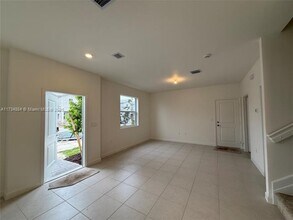 145 SW 184th Pl in Pembroke Pines, FL - Building Photo - Building Photo