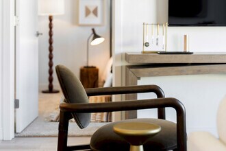 102 Mill Rd, Unit SI FL2-ID1380129P in Everett, MA - Foto de edificio - Building Photo