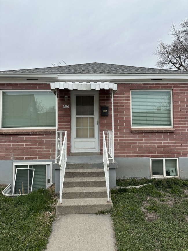 property at 213 E Coatsville Ave