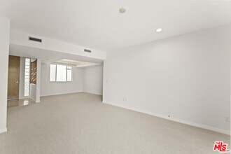 171 N Church Ln in Los Angeles, CA - Building Photo - Building Photo