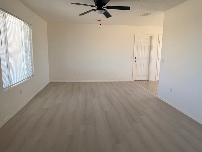 9236 Peach Ave in California City, CA - Building Photo - Building Photo