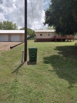 403 S Vista Dr, Unit 403 in Sandia, TX - Building Photo