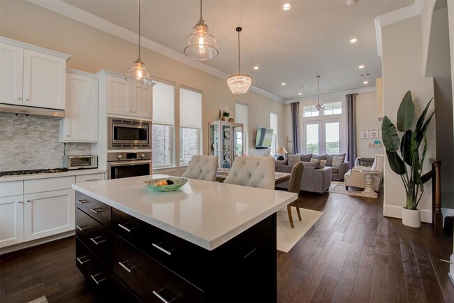 9664 Knight Rd in Houston, TX - Foto de edificio - Building Photo