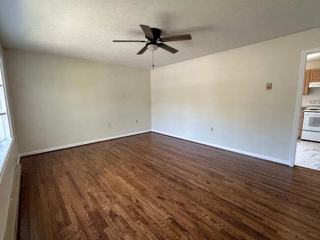108 Crystal Lake Ct in Stephens City, VA - Building Photo - Building Photo