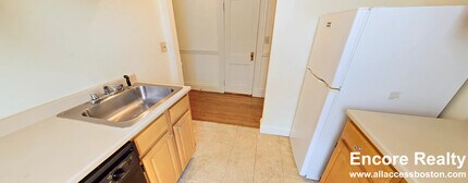 16 Queensberry St in Boston, MA - Building Photo - Building Photo